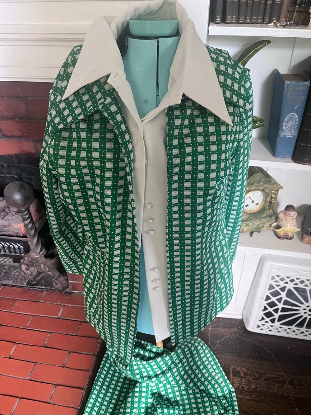 True vintage 60s/70s  Green and white  Two-Piece Suit with White blouse